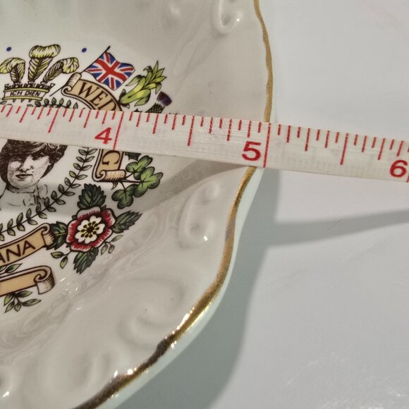 K Aynsley & Co Ltd - Prince Charles/Lady Diana Commemorative 1981 Wedding Dish - Picture 5 of 5